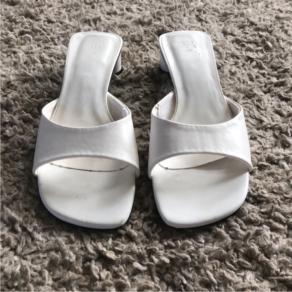 ZARA SANDAL HEELS - Picture 3 of 3